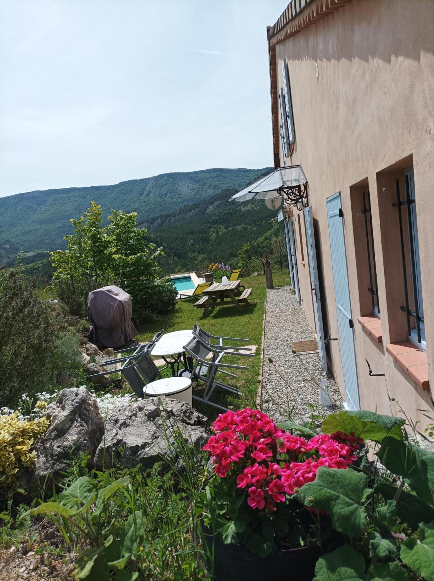 Un Petit Coin De Paradis Orpierre Esterno foto
