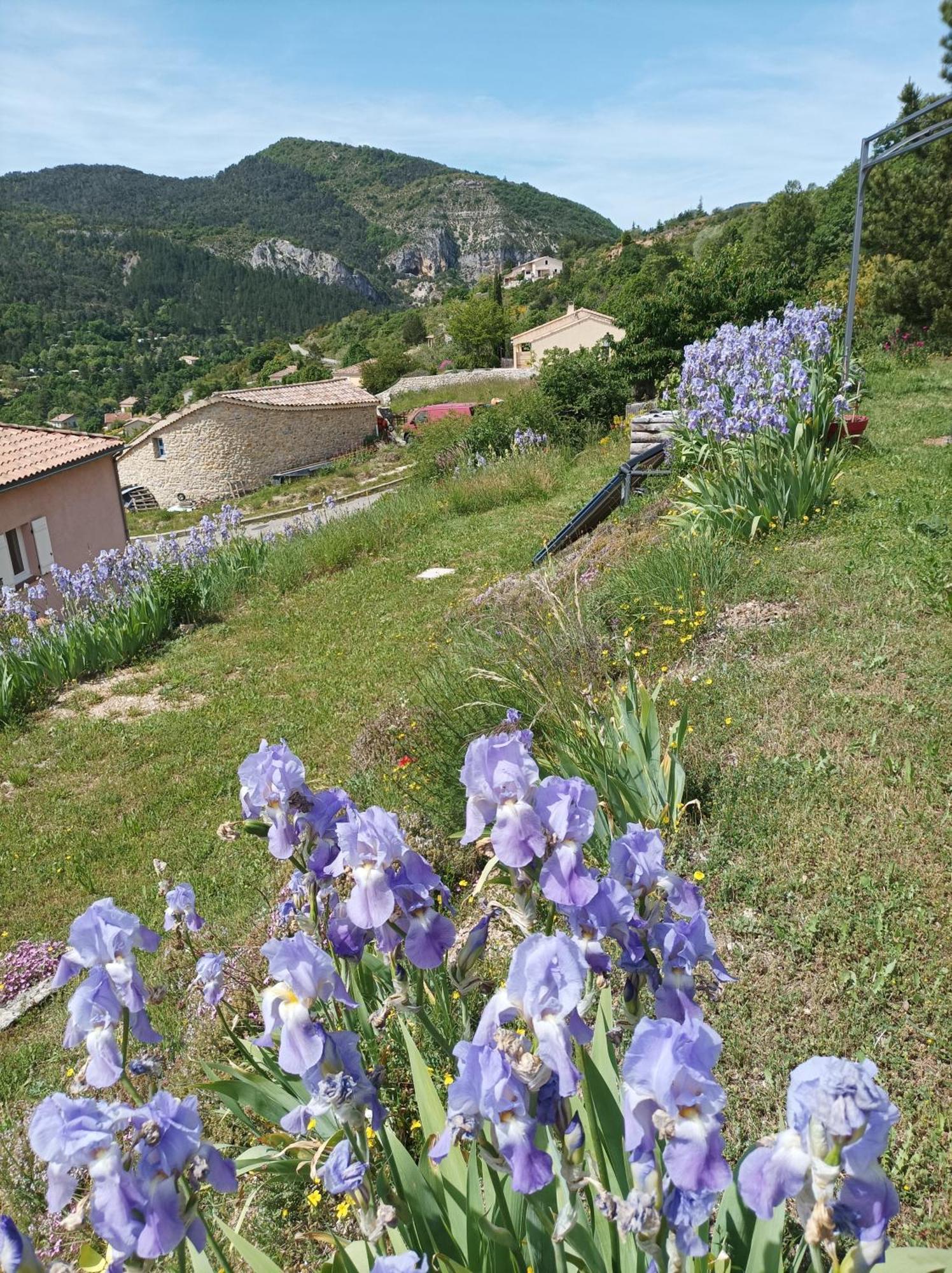 Un Petit Coin De Paradis Orpierre Esterno foto